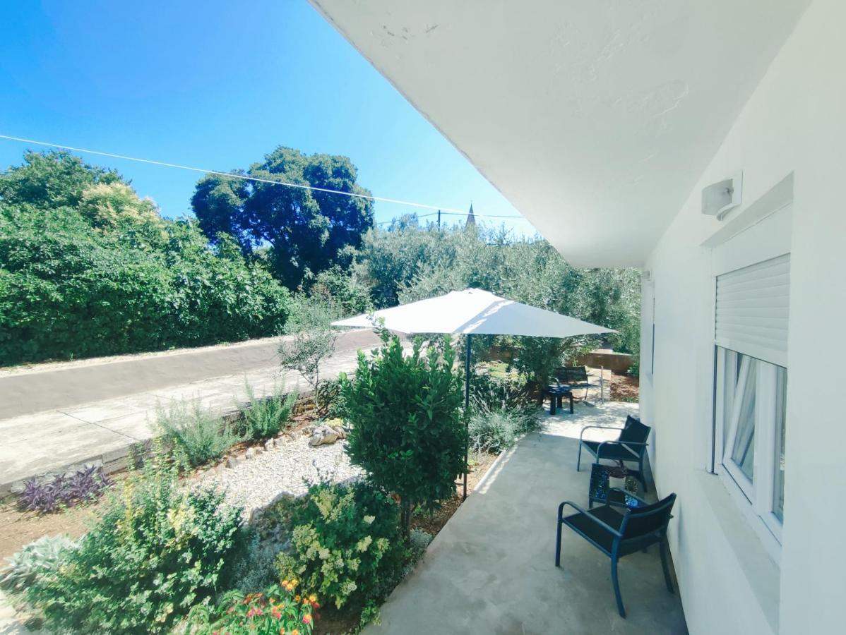 Garden Lägenhet Sutomiscica Exteriör bild